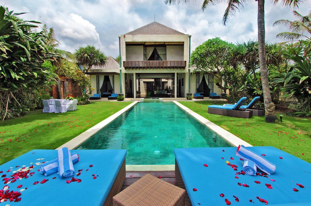 Villa Samudra Luxury Beachfront Ketewel Exterior photo